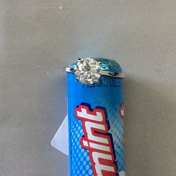 Cubic zirconia ring - Picture 2 of 3